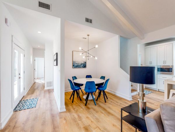 Modern Beach Cottage with 5 Bedrooms & Private Pool