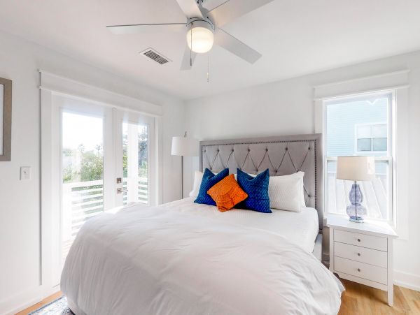 Modern Beach Cottage with 5 Bedrooms & Private Pool