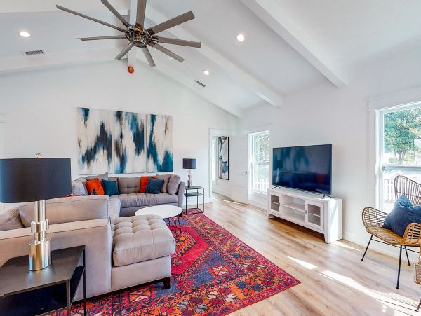 Modern Beach Cottage with 5 Bedrooms & Private Pool