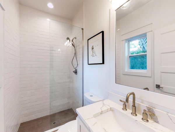Modern Beach Cottage with 5 Bedrooms & Private Pool