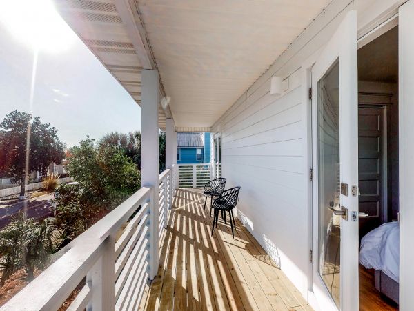 Modern Beach Cottage with 5 Bedrooms & Private Pool
