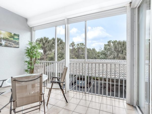 Three Bedroom Naples Vacation Condo Sleeps 6 Guests