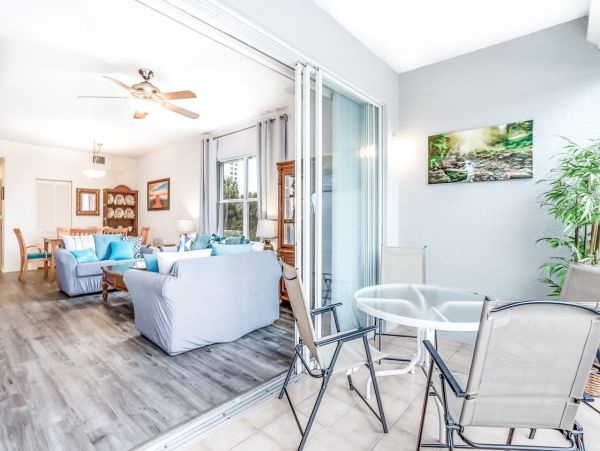 Three Bedroom Naples Vacation Condo Sleeps 6 Guests
