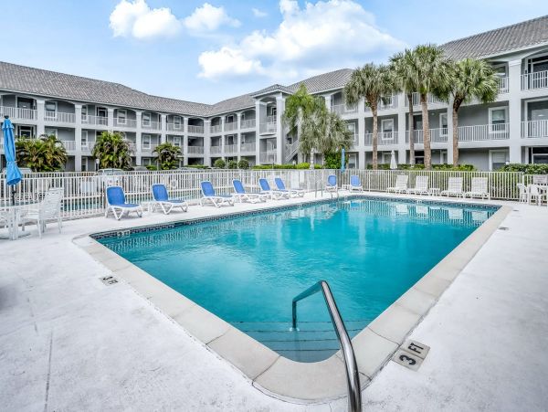 Three Bedroom Naples Vacation Condo Sleeps 6 Guests