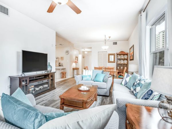Three Bedroom Naples Vacation Condo Sleeps 6 Guests