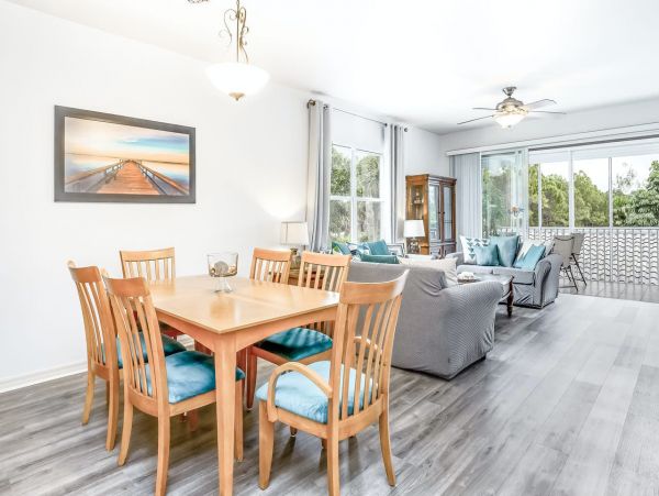 Three Bedroom Naples Vacation Condo Sleeps 6 Guests