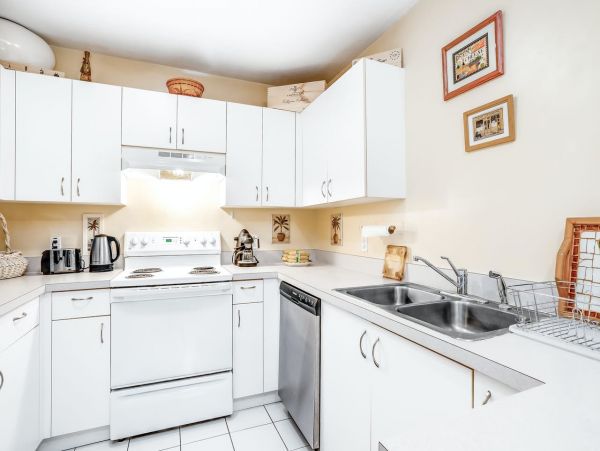 Three Bedroom Naples Vacation Condo Sleeps 6 Guests
