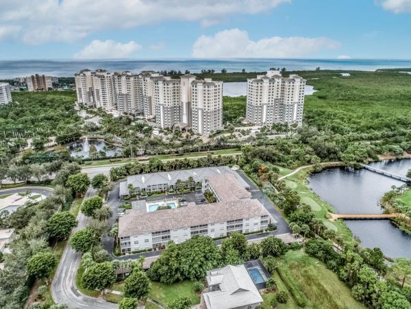 Three Bedroom Naples Vacation Condo Sleeps 6 Guests