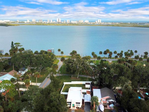 Daytona Beach Home 971597