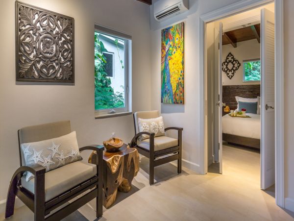 Beautiful Bayfront Estate Private Beach, Dock & Lagoon Pool