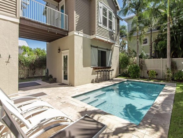 Anna Maria 4 Bedroom Pool Home Short Walk to Beach
