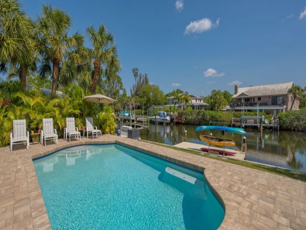Short Walk to Beach Siesta Key Vacation Home Four Bedroom
