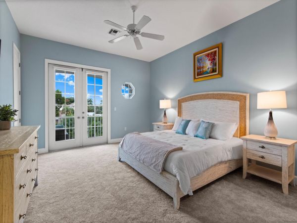 Short Walk to Beach Siesta Key Vacation Home Four Bedroom