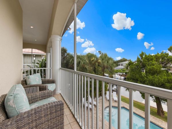 Short Walk to Beach Siesta Key Vacation Home Four Bedroom