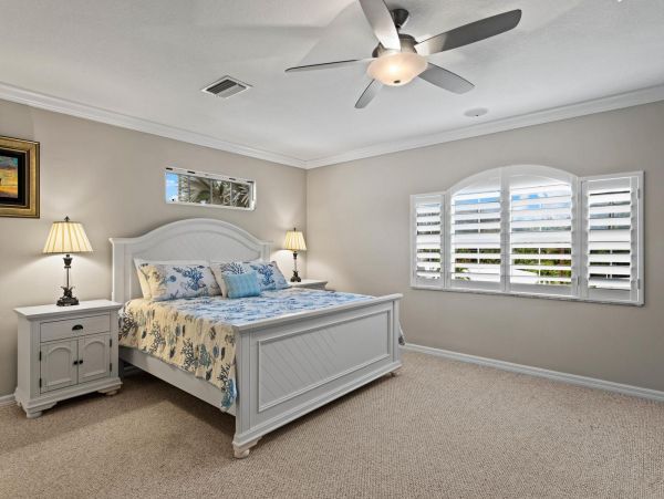 Short Walk to Beach Siesta Key Vacation Home Four Bedroom
