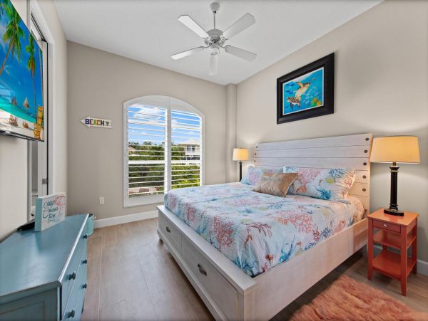 Short Walk to Beach Siesta Key Vacation Home Four Bedroom