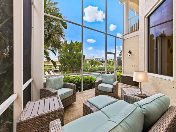 Short Walk to Beach Siesta Key Vacation Home Four Bedroom