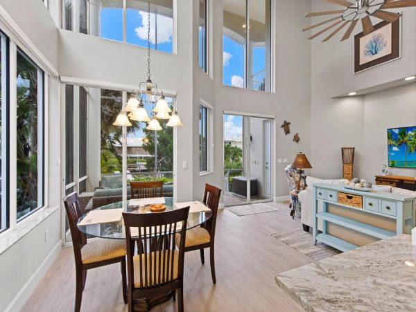 Short Walk to Beach Siesta Key Vacation Home Four Bedroom