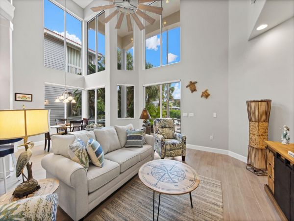 Short Walk to Beach Siesta Key Vacation Home Four Bedroom