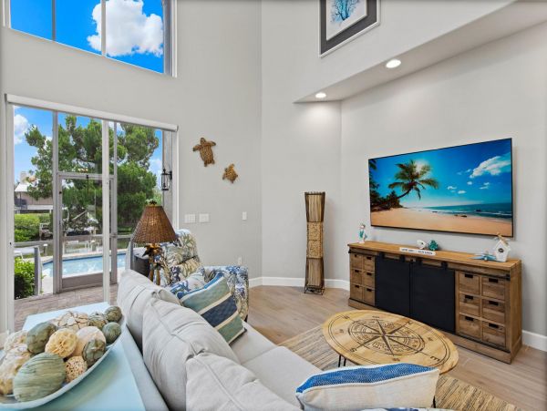 Short Walk to Beach Siesta Key Vacation Home Four Bedroom