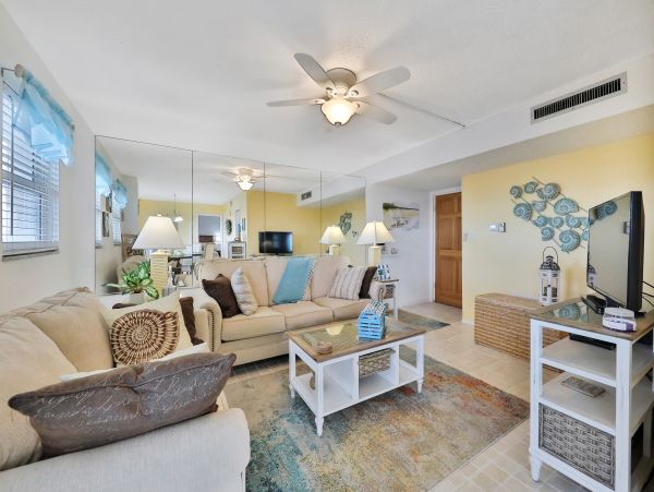 Venice Condo 971706
