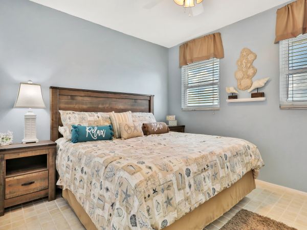 Venice Condo 971706