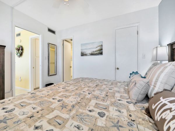 Venice Condo 971706