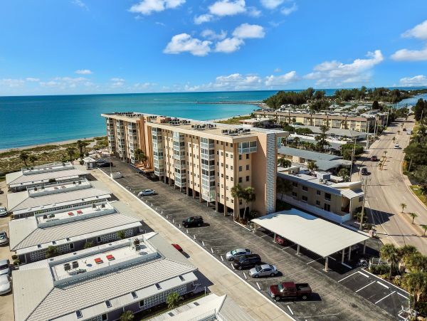 Venice Condo 971706