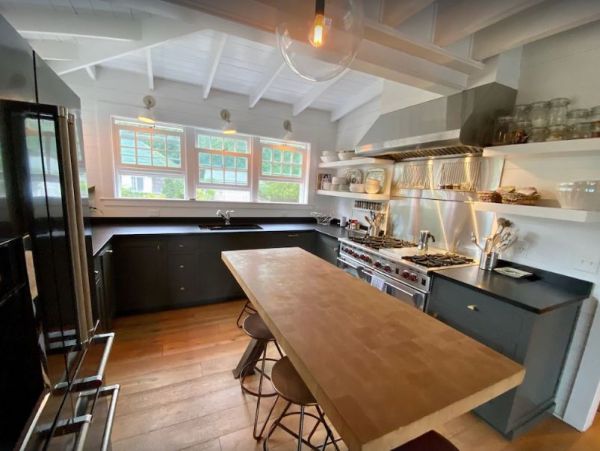 Oceanview Martha´s Vineyard Vacation Home Six Bedroom