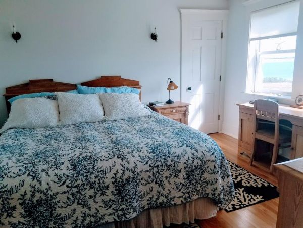Bayview Chappaquiddik Cape Cod Vacation Home + Guest House