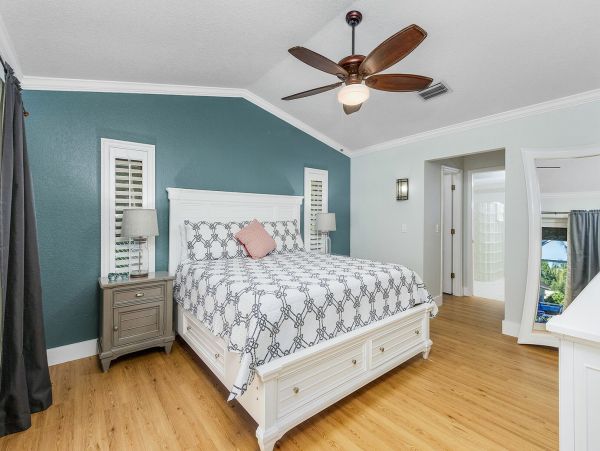 Cape Coral Vacation Villa Three Bedroom & Caged Pool