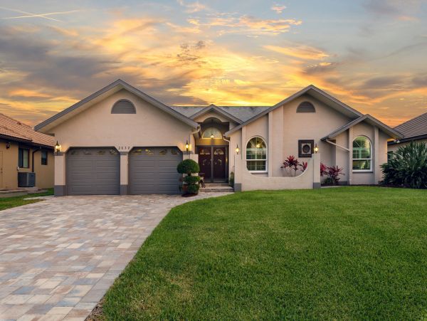 Beautiful Family Water Front Home with Dock in Cape Coral
