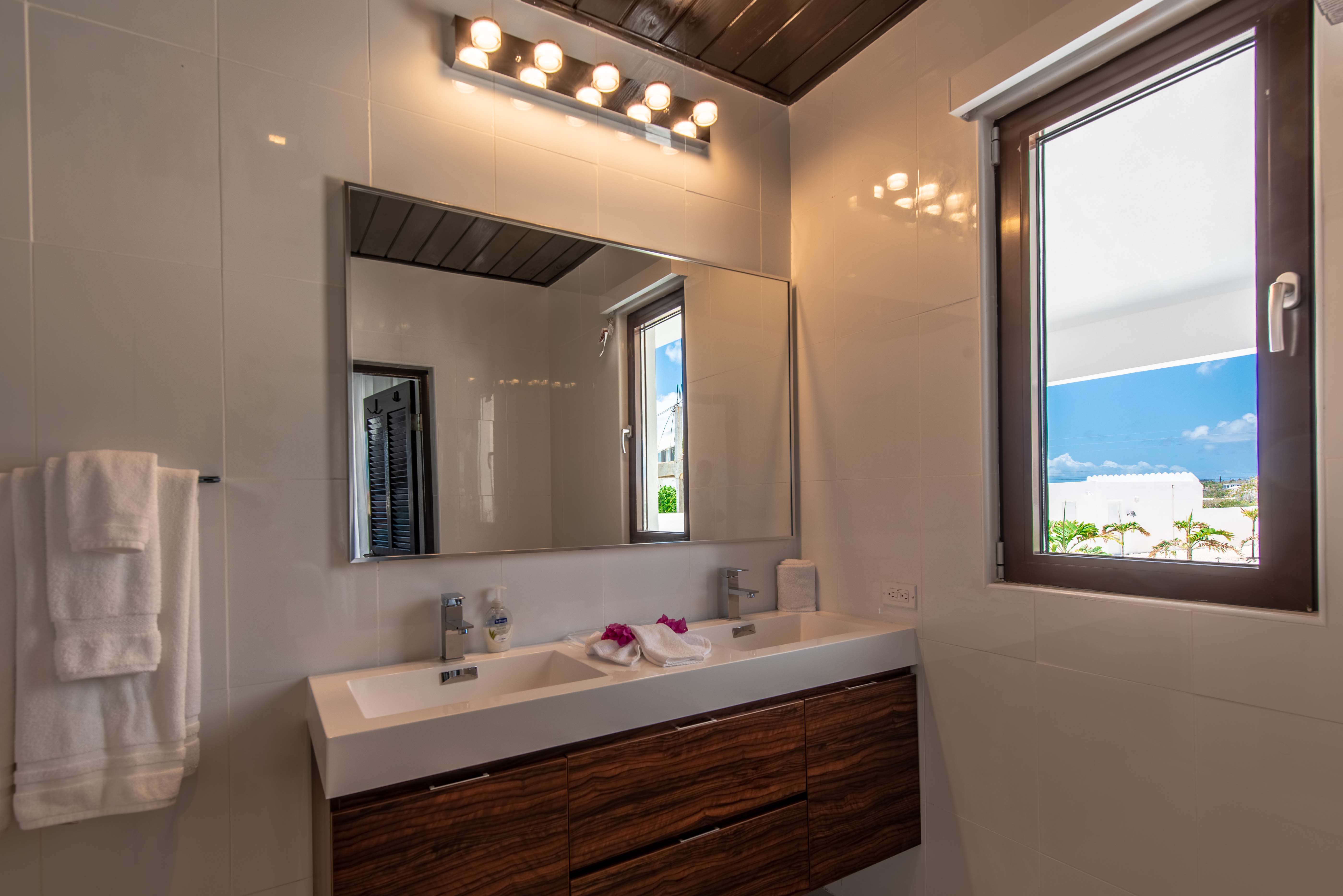Anguilla Home 971851