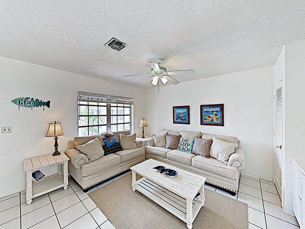 Short Walk to Beach Pompano Beach Vacation Condo 1 Bedroom