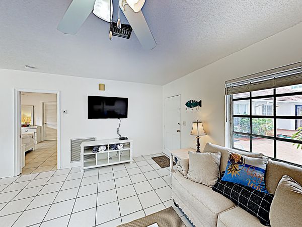 Short Walk to Beach Pompano Beach Vacation Condo 1 Bedroom