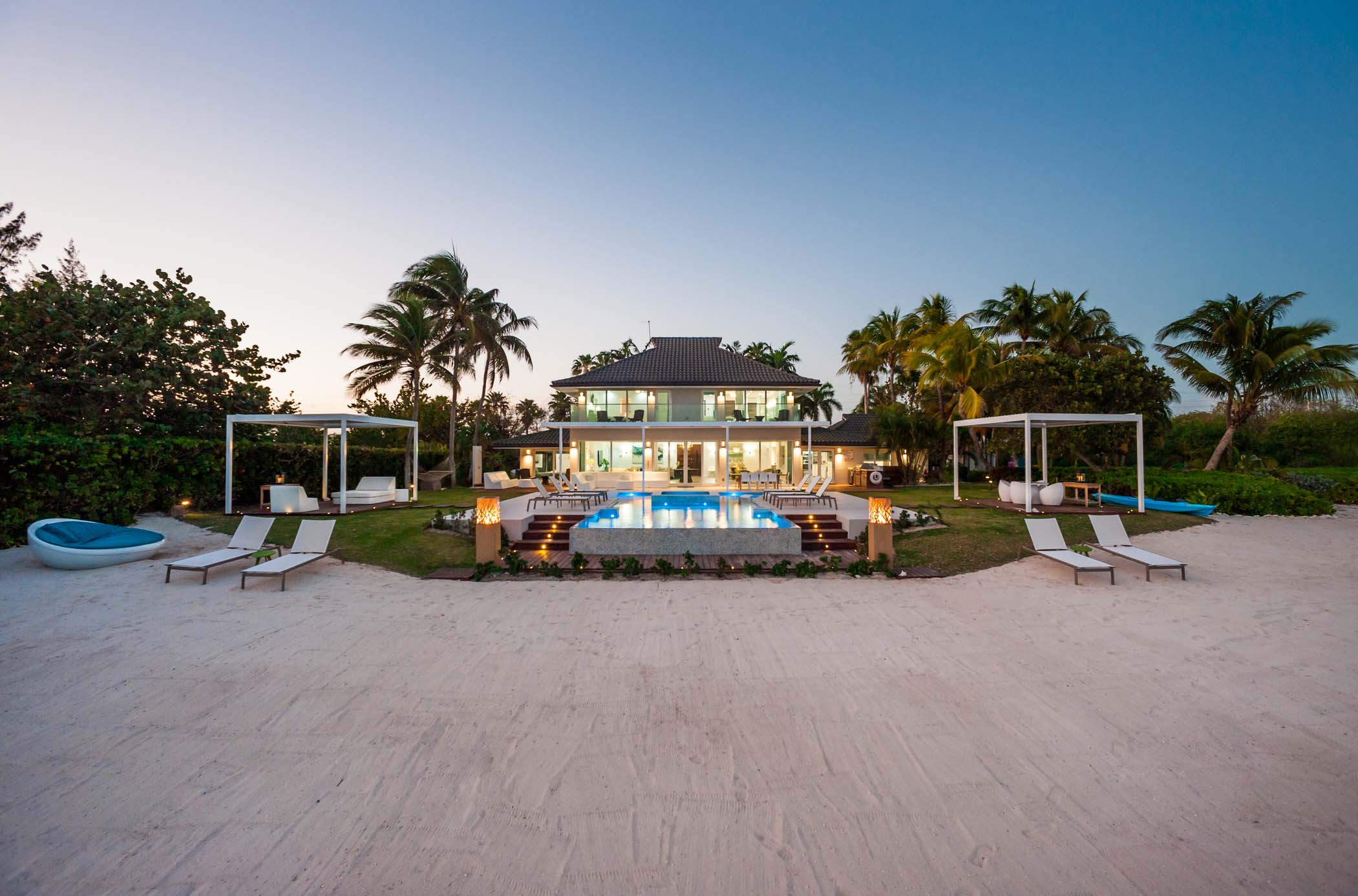 Cayman Islands Home 971912