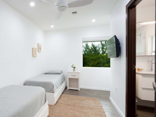Cayman Islands Home 971912
