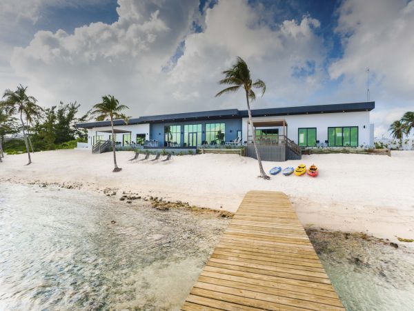 Cayman Islands Home 971914
