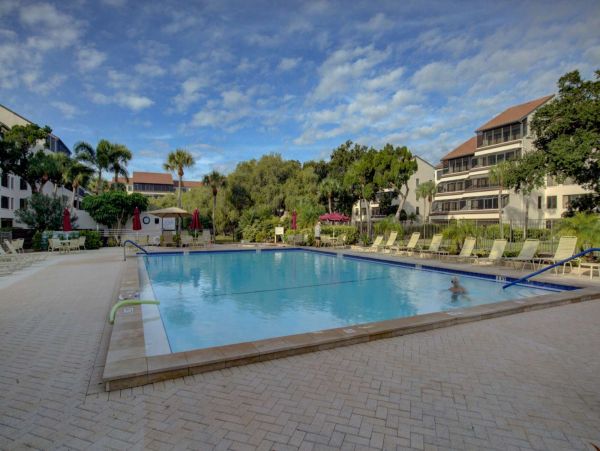 Siesta Key Vacation Condo Sleeps 6 Guests