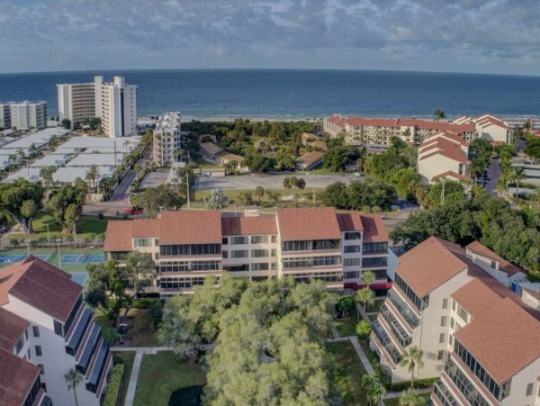 Siesta Key Vacation Condo Sleeps 6 Guests