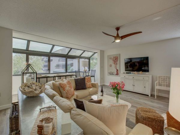 Siesta Key Vacation Condo Sleeps 6 Guests