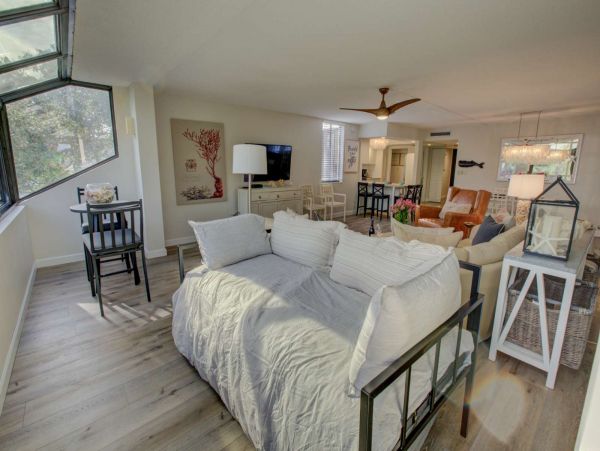 Siesta Key Vacation Condo Sleeps 6 Guests
