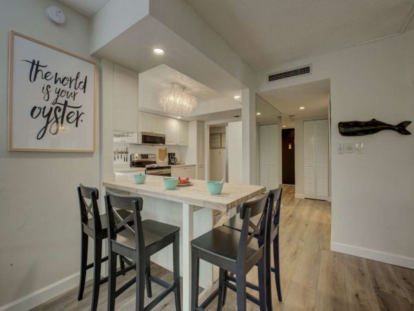 Siesta Key Vacation Condo Sleeps 6 Guests