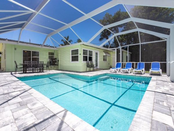 Four Bedroom Family Home with Caged Pool in Fort Myers Beach