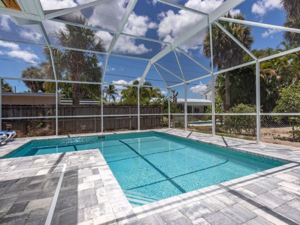 Four Bedroom Family Home with Caged Pool in Fort Myers Beach