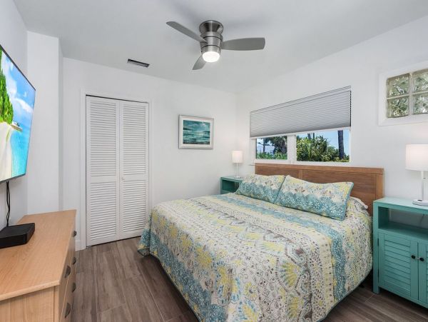 Four Bedroom Family Home with Caged Pool in Fort Myers Beach
