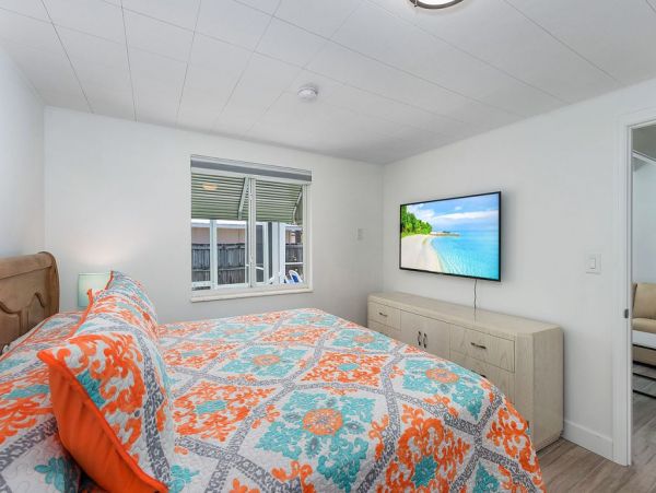 Four Bedroom Family Home with Caged Pool in Fort Myers Beach