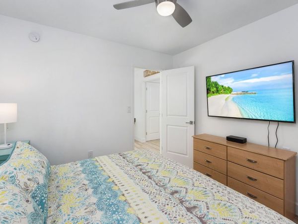 Four Bedroom Family Home with Caged Pool in Fort Myers Beach