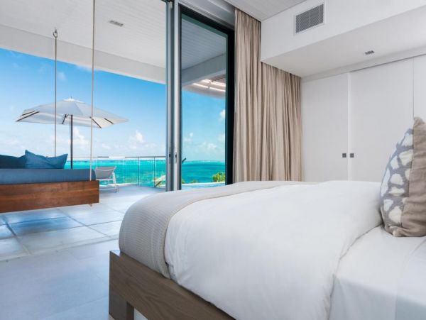 Stunning Turks & Caicos Luxury Beach Villa