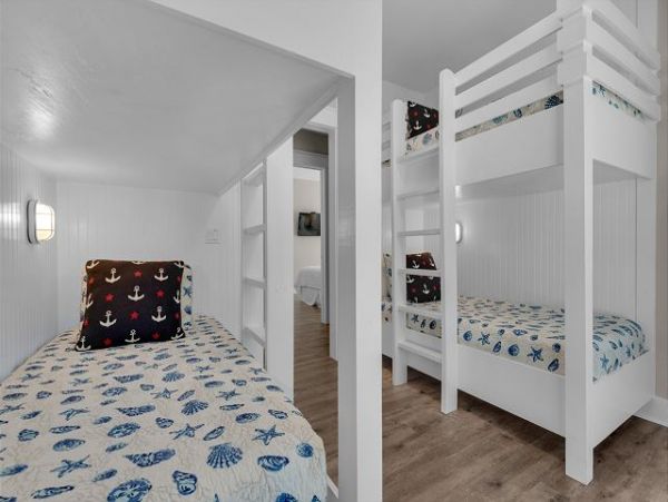 Miramar Vacation Home Private Pool & Steps to Beach
